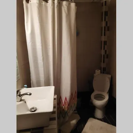 Iris Apartment *