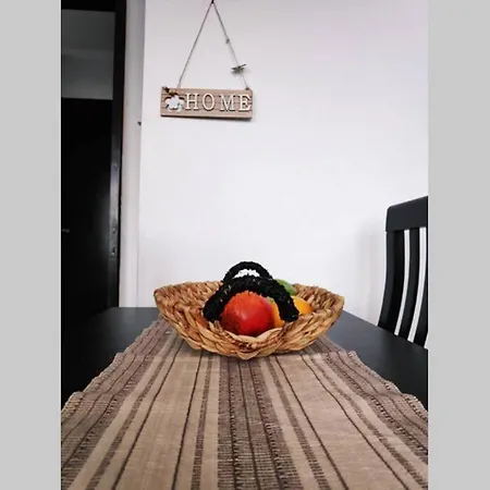 Iris Apartment *